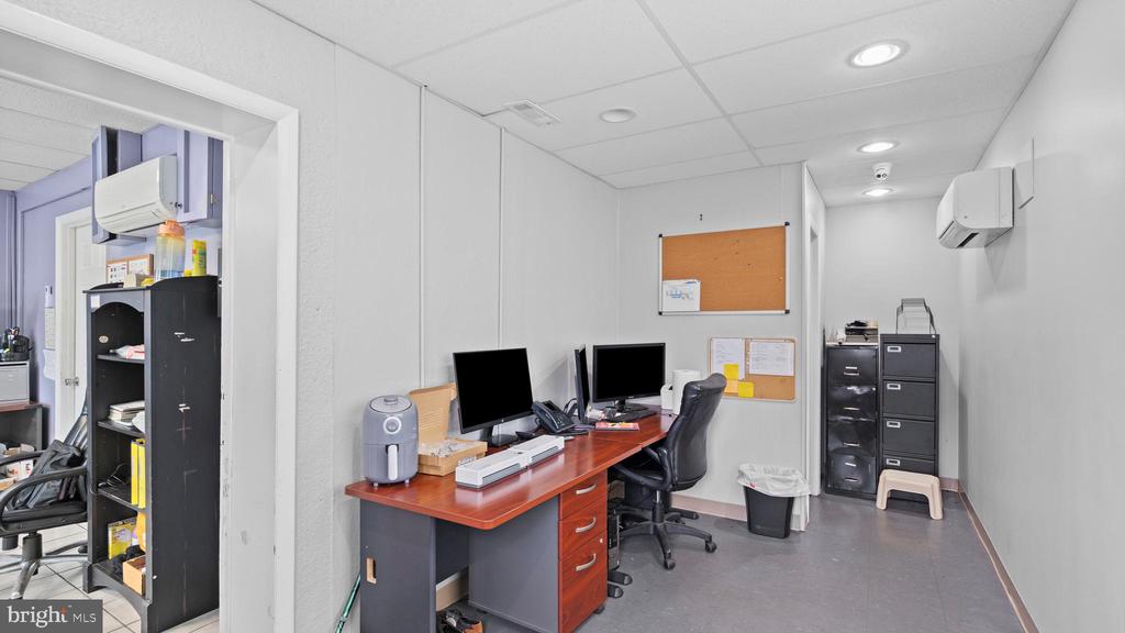 Commercial Sale in BALTIMORE 4