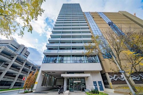 2002-210 Simcoe St, Toronto, ON, M5T0A9 | Card Image