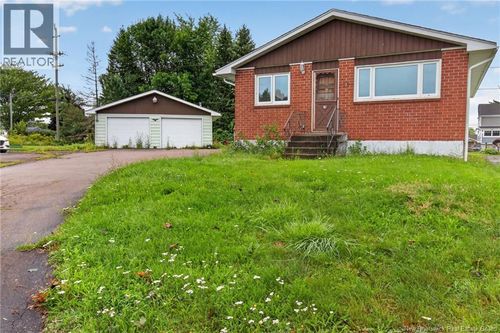 15 Springdale Crt, Moncton, NB, E1A2W1 | Card Image