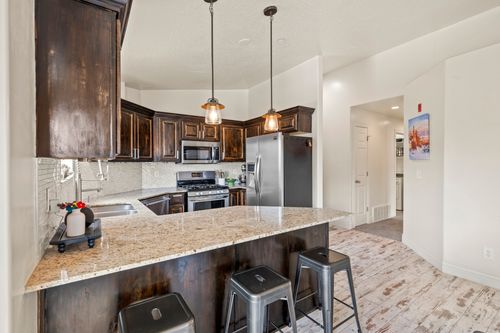 j10-8248 S Resaca Dr, Sandy, UT, 84070-2090 | Card Image