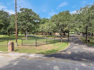 120 Deer Park Court, House other with 3 bedrooms, 4 bathrooms and null parking in Granbury TX | Image 2