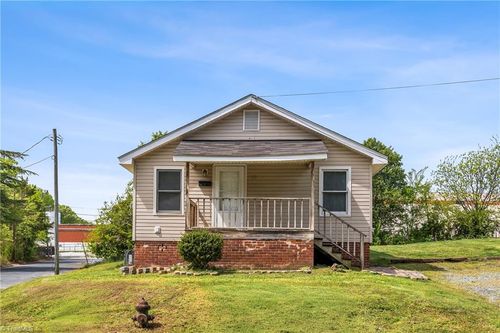 112 S Raleigh St, Greensboro, NC, 27401-4826 | Card Image