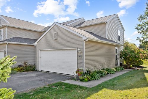 unit-103-1400 Hunters Ridge Dr, Genoa City, WI, 53128-2540 | Card Image