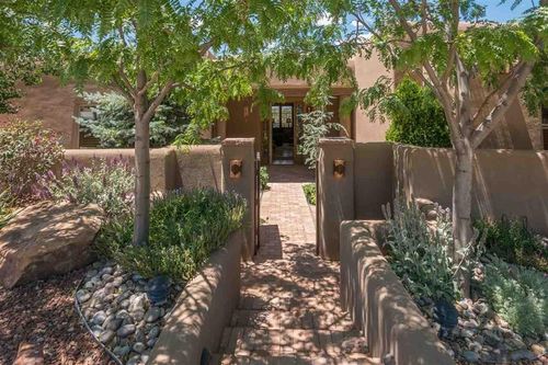 111 Avenida Frijoles, Santa Fe, NM, 87507-3539 | Card Image