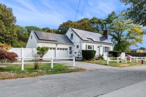 1 Gove Ave, Beverly, MA, 01915-3411 | Card Image