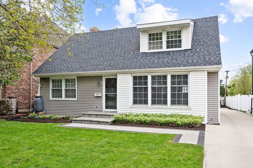 381 S Berkley Ave, Elmhurst, IL, 60126-3706 | Card Image