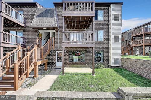 v6-5200 Hilltop Drive, BROOKHAVEN, PA, 19015 | Card Image