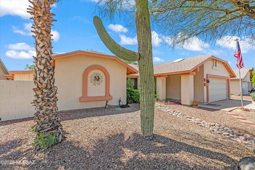 8701 N Star Grass Dr, Tucson, AZ, 85742-4132 | Card Image