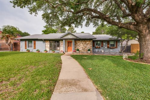 3314 Brookhaven Club Dr, Farmers Branch, TX, 75234-3732 | Card Image