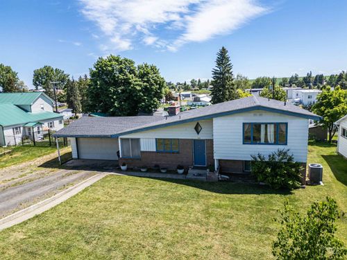 305 Walnut St, Nezperce, ID, 83543 | Card Image