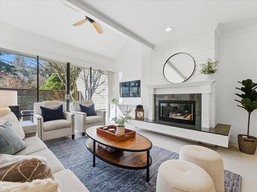 15-4957 Marine Dr, West Vancouver, BC, V7W2P5 | Card Image