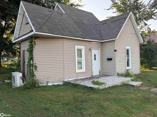 413 S Milner St, Ottumwa, IA, 52501-5017 | Card Image
