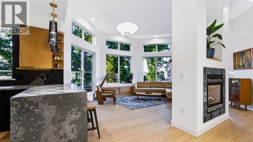 15-60 Dallas Rd, Victoria, BC, V8V1A2 | Card Image