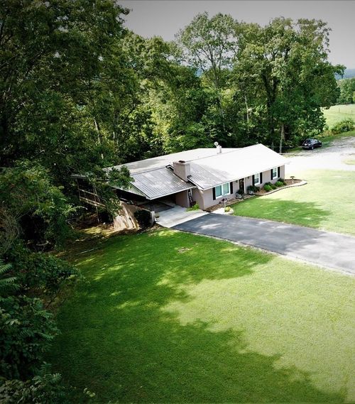 1570 Verna Qualls Rd, Sparta, TN, 38583-1782 | Card Image