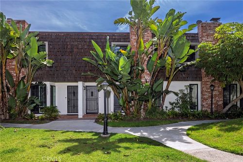 16703 Castaway Ln, Huntington Beach, CA, 92649 | Card Image