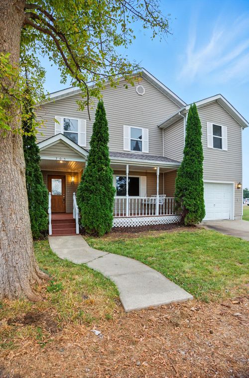 305 Jefferson St, MACON, MO, 63552-1723 | Card Image