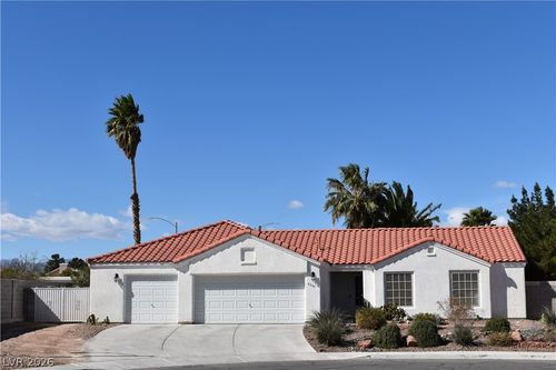 4207 Famoso Dr, North Las Vegas, NV, 89032-2618 | Card Image