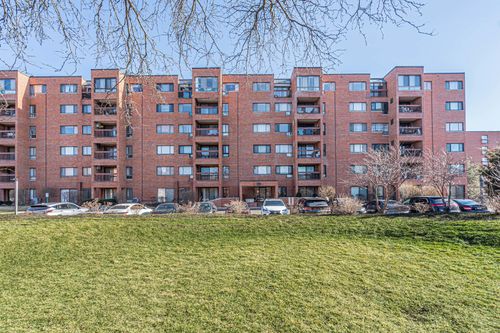 403-3801 Appian Way, Glenview, IL, 60025-3848 | Card Image