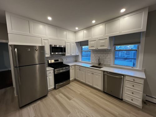 apt-1-158 Holland St, Somerville, MA, 02144-2454 | Card Image