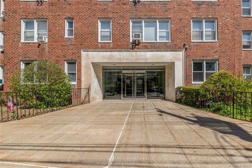 4c-25 Sunnyside Dr, Yonkers, NY, 10705-1739 | Card Image