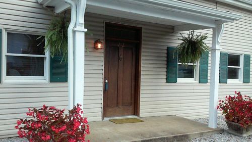 212 W Main St, Midway, KY, 40347 | Card Image