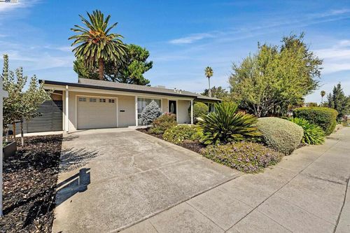 1370 Daisy Ln, Livermore, CA, 94551-1302 | Card Image
