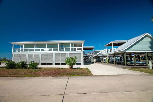 102 Constantin Dr, Golden Meadow, LA, 70357 | Card Image