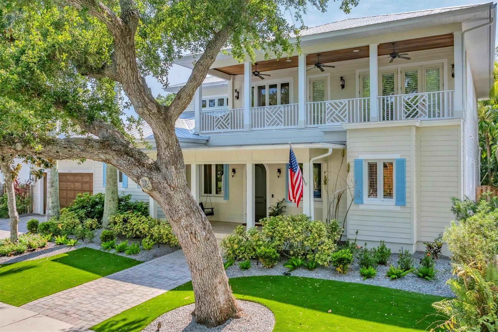 Flores Ave, Sarasota, FL 34239