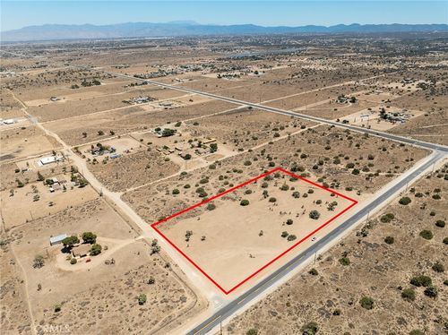 11 Caughlin Rd, Phelan, CA, 92371 | Card Image