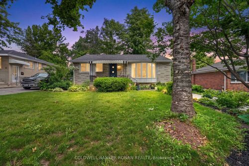 9 Vine St, Barrie, ON, L4N2B1 | Card Image