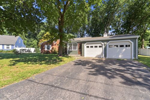 95 Thomas Leighton Blvd, Cumberland, RI, 02864-2234 | Card Image