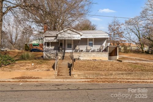 230 5th Ave Sw, Hickory, NC, 28602-2919 | Card Image