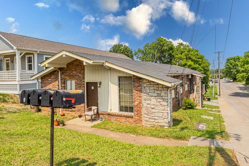 902 32nd Ave N, Nashville, TN, 37209-2630 | Card Image