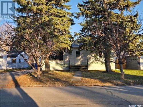 305 Heward St, Stoughton, SK, S0G0B9 | Card Image