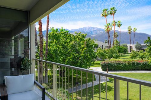 439 Desert Lakes Dr, Palm Springs, CA, 92264-5511 | Card Image