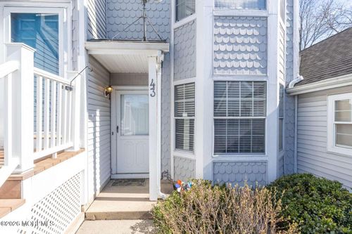 43 Poplar Pl, Freehold, NJ, 07728-4168 | Card Image