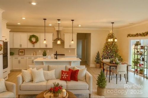 252 Miramar Dr, York, SC, 29745-8876 | Card Image