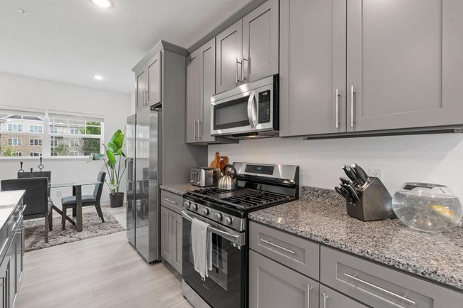 3141 Clover Ridge Dr, Townhouse with 3 bedrooms, 3 bathrooms and null parking in Chaska MN | Image 12