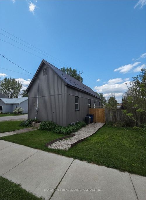 22933 Hagerty Rd, Newbury, ON, N0L1Z0 | Card Image