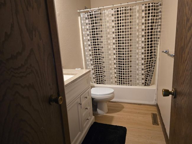 Full Bathroom | Image 8