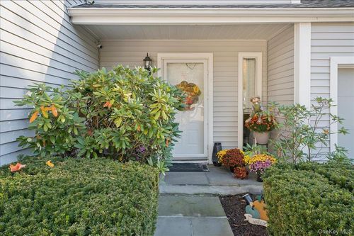 82 Cornwall Cir, Yorktown Heights, NY, 10598-1037 | Card Image