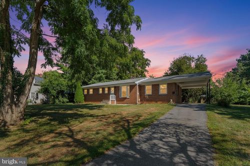 328 S Church St, BERRYVILLE, VA, 22611-1322 | Card Image