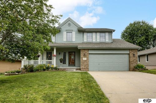 2001 Liberty Ln, Papillion, NE, 68133-3304 | Card Image