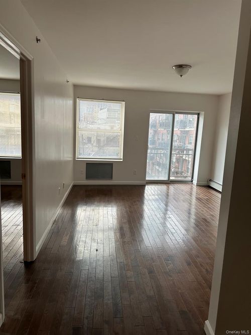 apt-4b-138 35th Ave, Flushing, NY, 11354-3455 | Card Image
