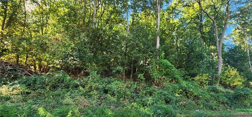 20 Glenwood Ave, Lockport, NY, 14094-2202 | Card Image