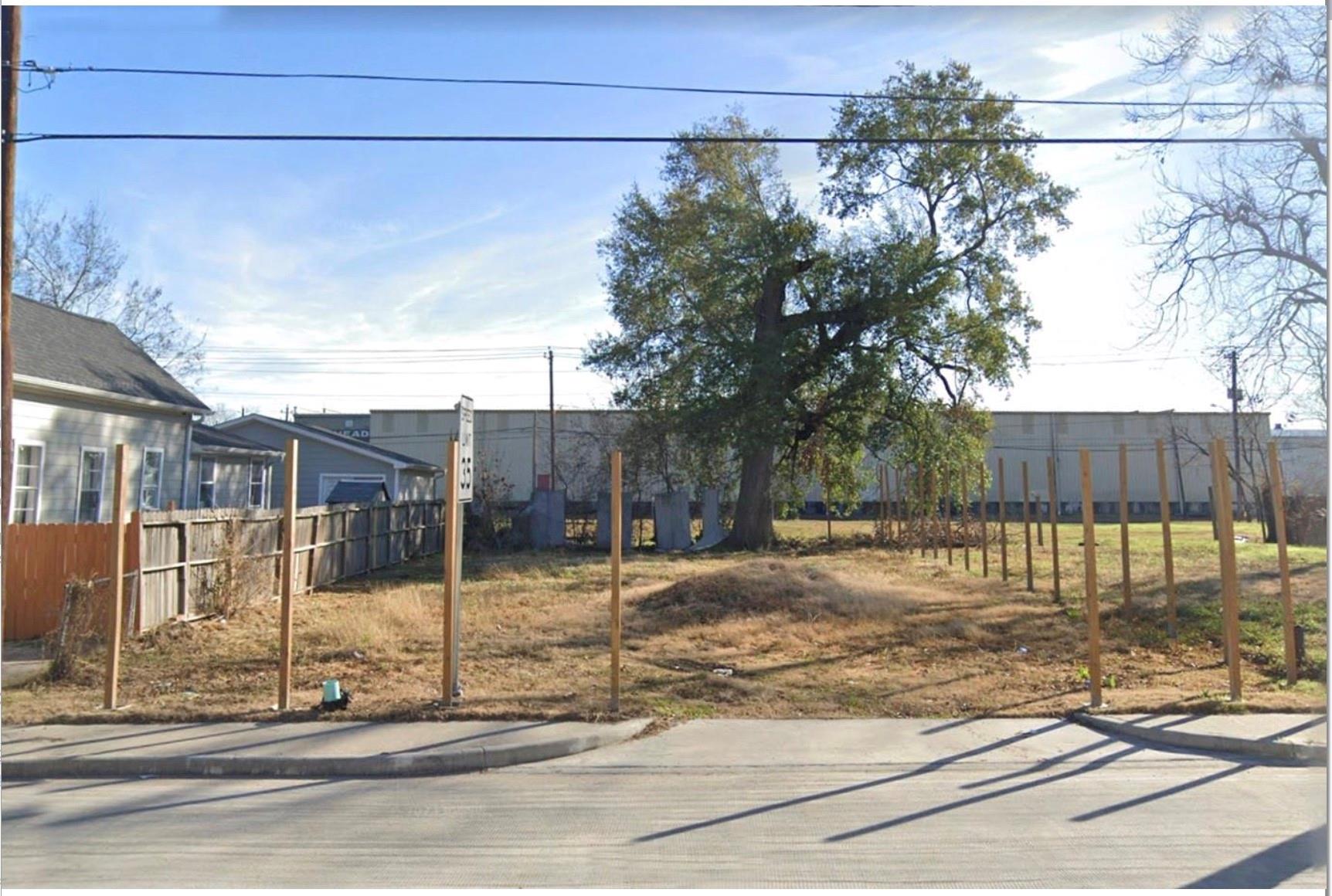 Land in Houston 2