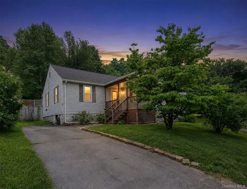 22 Petit Ave, Kingston, NY, 12401-6239 | Card Image
