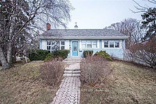 200 Trent St E, Whitby, ON, L1N1L6 | Card Image