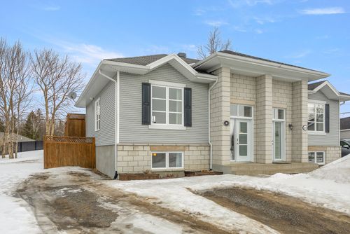 35 Rue Du Grégou, Ste-Catherine-De-La-J-Cartier, QC, G3N0X9 | Card Image