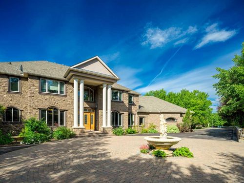 19 Spring Ridge Estate, Calgary, AB, T3Z3M8 | Card Image